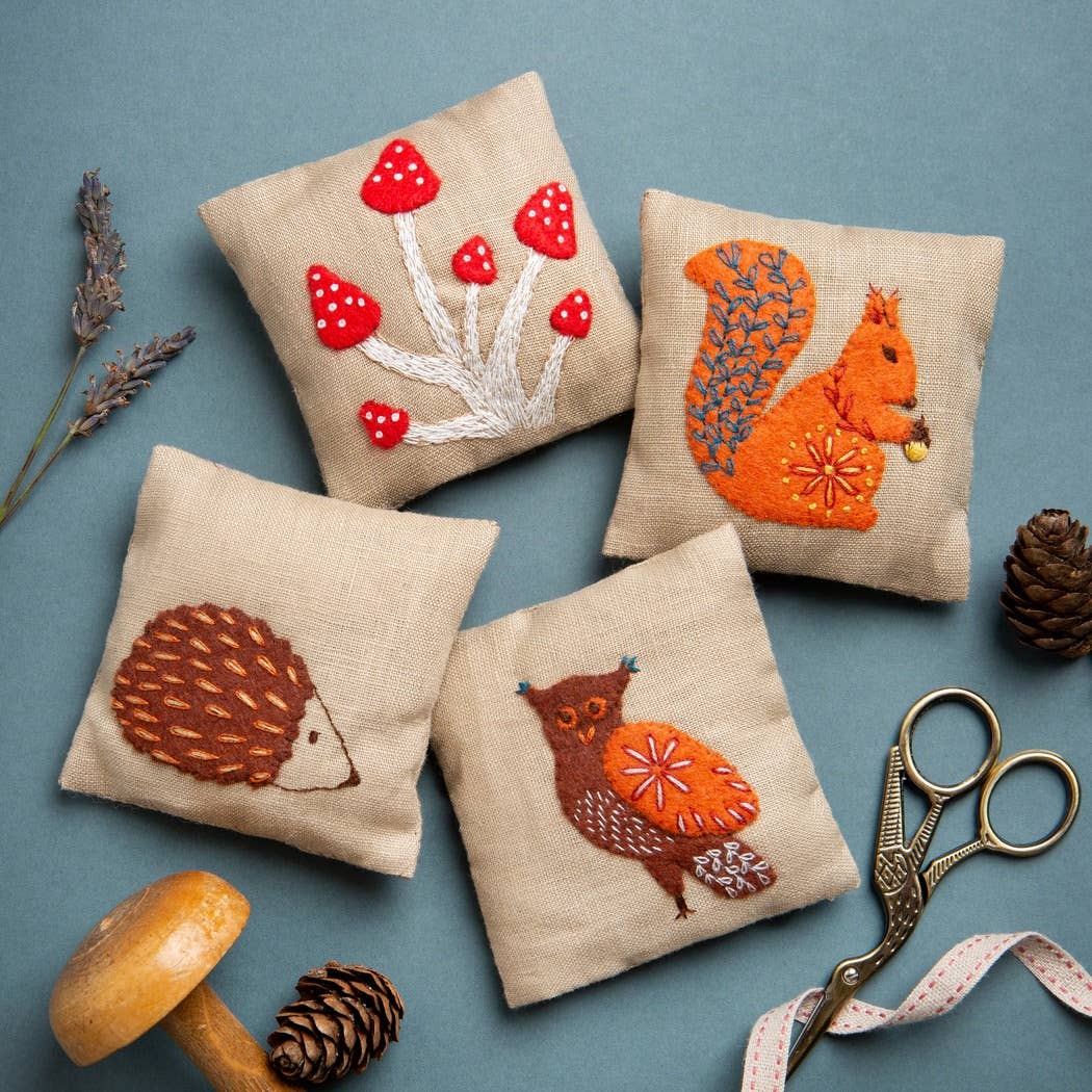Linen Lavender Bags Embroidery Kit - Woodland: English