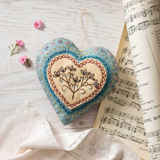 Embroidered Heart Felt Craft Mini Kit: English