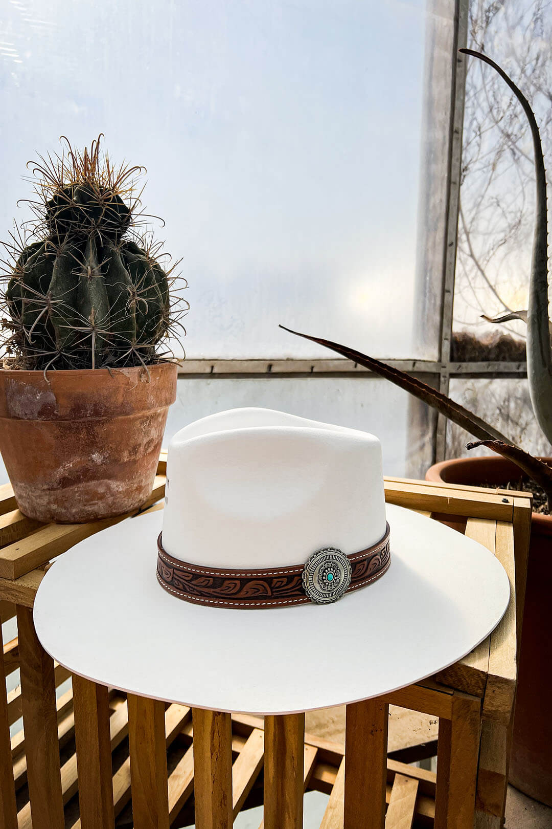Side view of the White Sands Cowgirl Hat by Charlie1 Horse.  